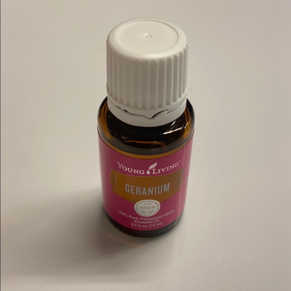 UNOPENED!! Young Living Geranium Essential Oil